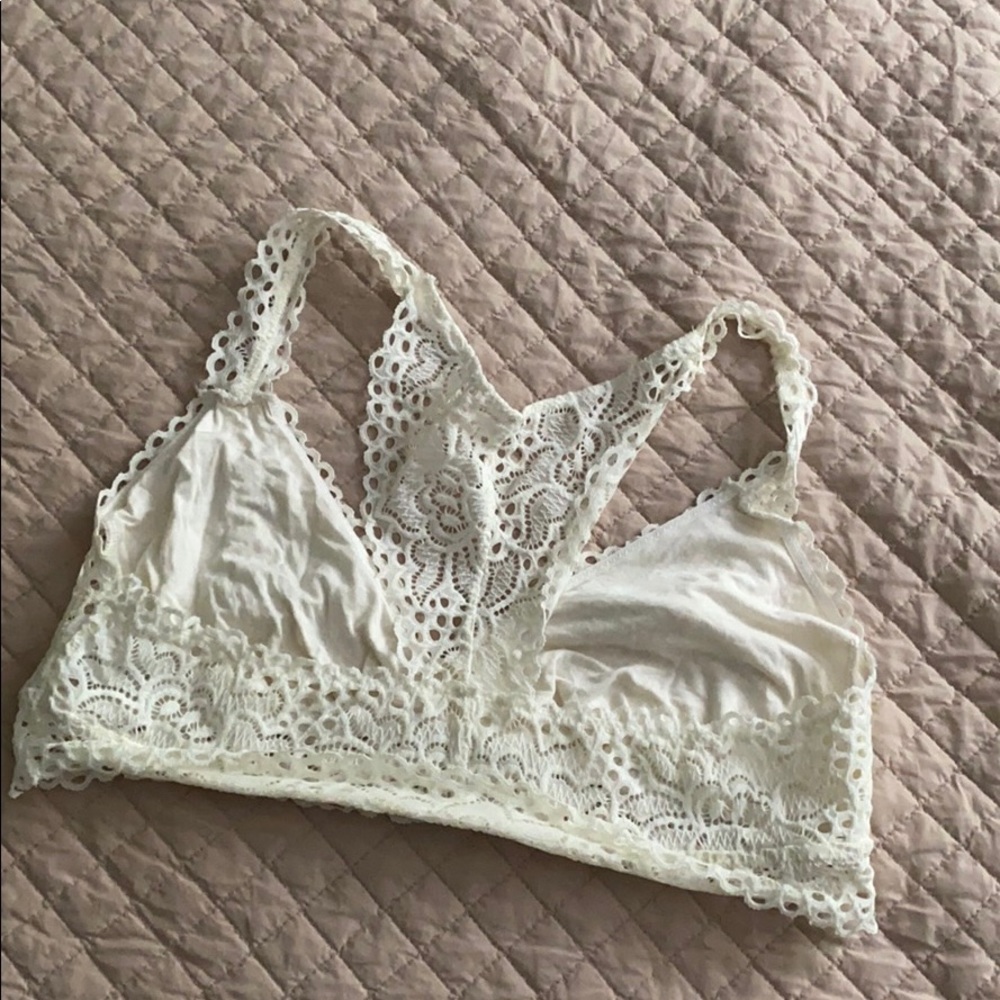 Ivory Bralette - Picture 2 of 3